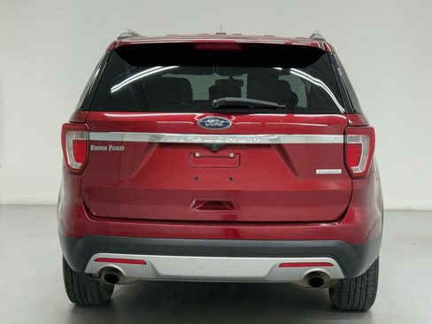 Used 2017 Ford Explorer XLT w/ Equipment Group 202A FWD image 7