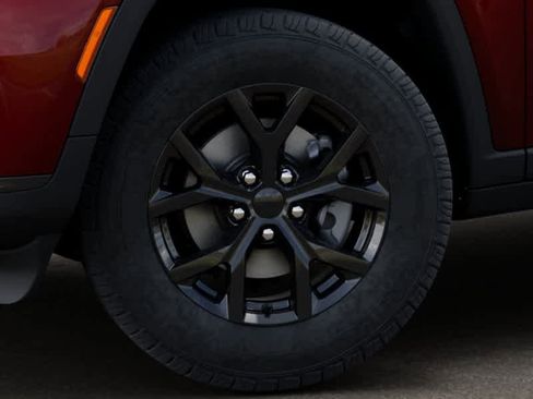 New 2025 Jeep Grand Cherokee L Altitude image 8