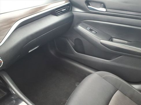 Used 2024 Nissan Altima 2.5 SV image 22