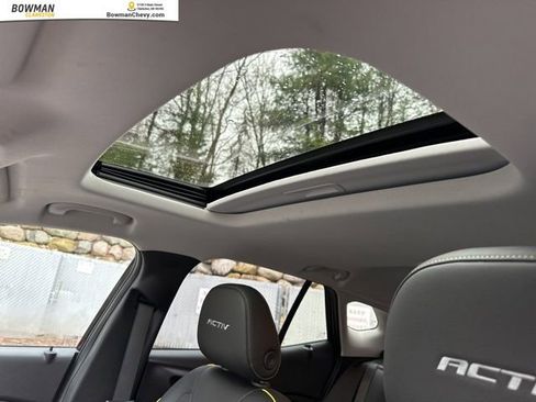 Used 2024 Chevrolet Trax ACTIV w/ Sunroof Package image 22