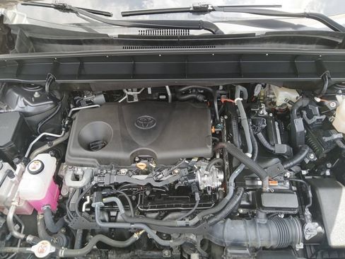 Used 2024 Toyota Highlander Limited FWD image 9
