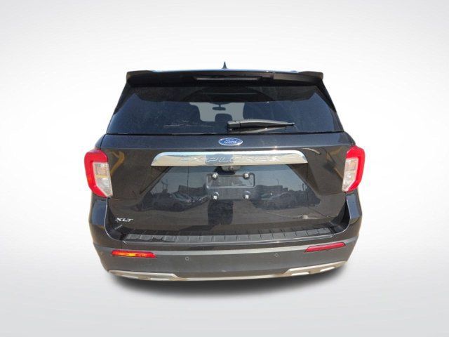 Used 2024 Ford Explorer XLT w/ Equipment Group 202A RWD image 8
