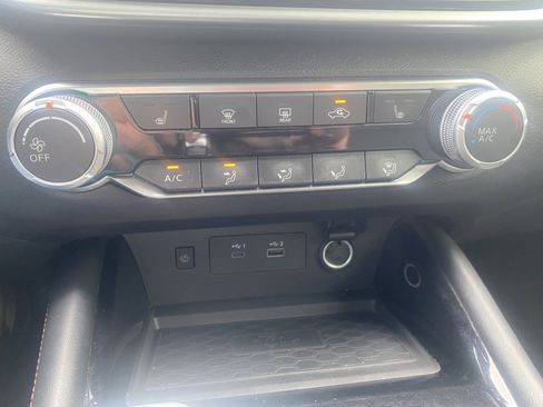Used 2023 Nissan Altima 2.5 SR w/ SR Premium Package FWD image 16
