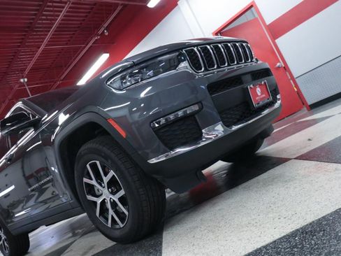 Used 2025 Jeep Grand Cherokee L Limited RWD image 34