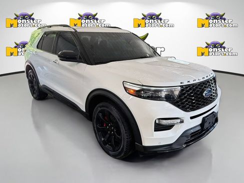 Used 2023 Ford Explorer ST w/ Technology Package AWD/4WD image 3