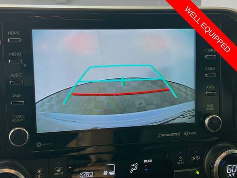 Used 2022 Toyota Highlander XLE FWD image 14