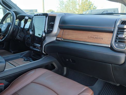 Used 2024 RAM 2500 Limited w/ Towing Technology Group image 31