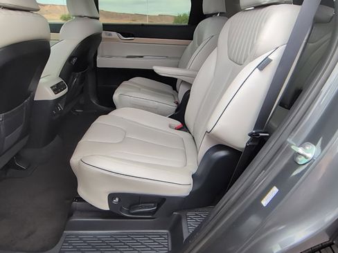 Used 2024 Hyundai Palisade Limited FWD image 29