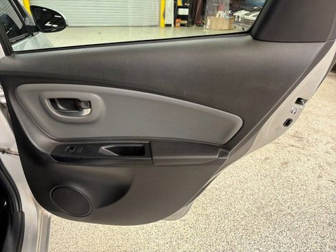 Used 2015 Toyota Yaris SE image 46