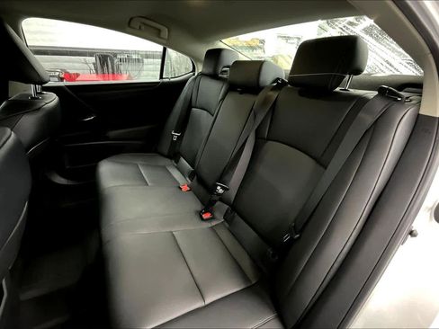 Used 2025 Lexus ES 300h w/ Premium Package FWD image 19