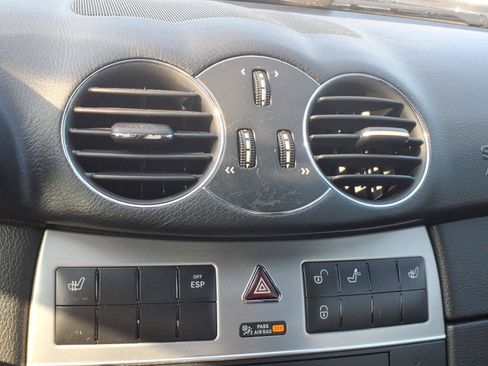 Used 2009 Mercedes-Benz CLK 350 Coupe image 18