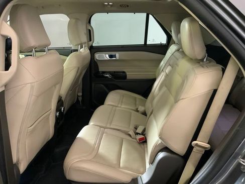 Used 2021 Ford Explorer Platinum w/ Equipment Group 601A AWD/4WD image 26