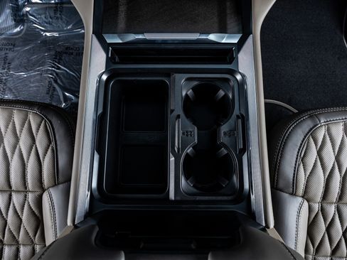 Used 2026 Ford F250 Platinum w/ Platinum Plus Package image 28