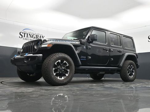 Used 2024 Jeep Wrangler Unlimited Rubicon 4xe AWD/4WD image 28