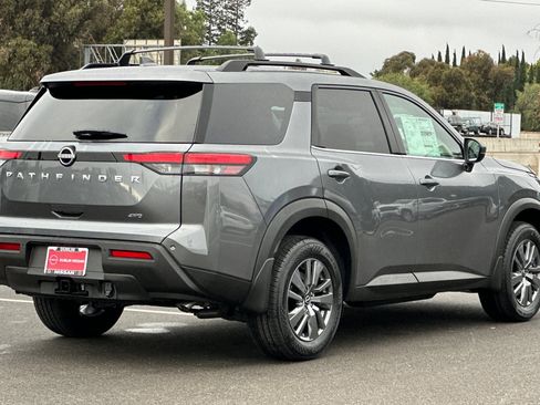 New 2025 Nissan Pathfinder SV w/ SV Premium Package image 4