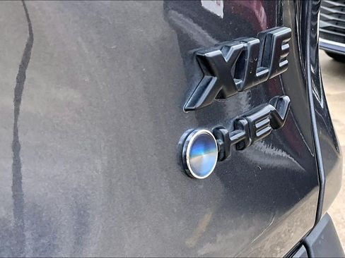 Used 2025 Toyota RAV4 XLE w/ Convenience Package AWD/4WD image 19