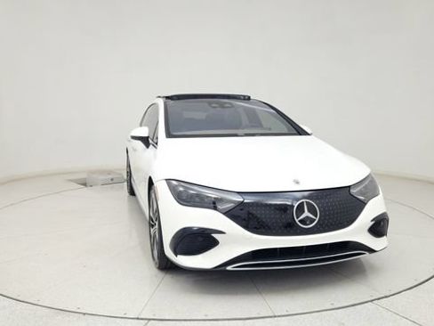 Used 2023 Mercedes-Benz EQE 500 4MATIC Sedan image 2
