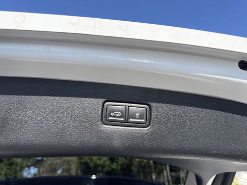 Used 2023 Genesis GV80 2.5T w/ Prestige 20" Package image 36