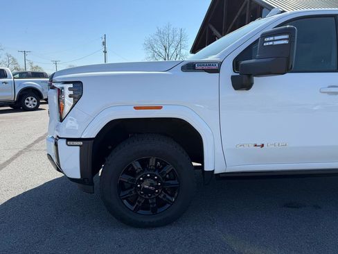 Used 2024 GMC Sierra 2500 AT4 w/ AT4 Premium Plus Package image 38