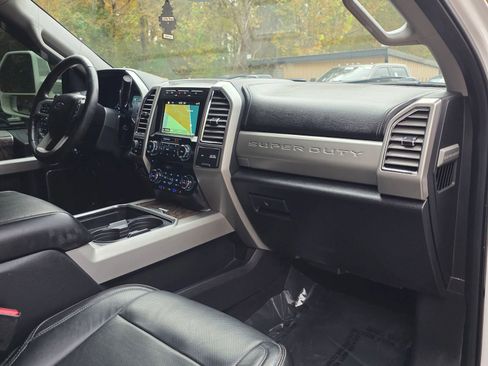 Used 2017 Ford F250 Lariat w/ Lariat Ultimate Package AWD/4WD image 38