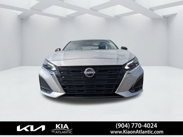 Used 2025 Nissan Altima 2.5 SV FWD image 8