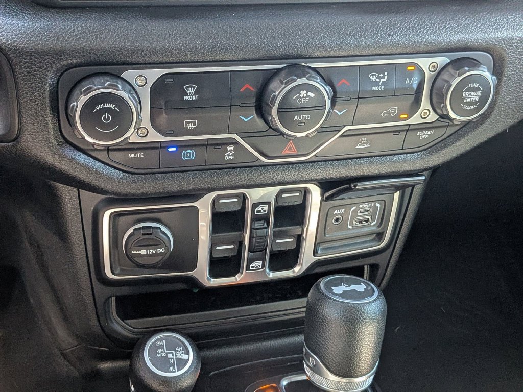 Used 2024 Jeep Wrangler Unlimited AWD/4WD image 26