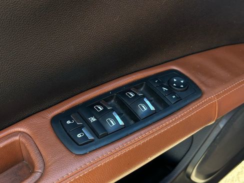 Used 2018 Maserati Ghibli S image 23