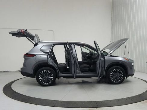 Used 2026 Nissan Rogue Platinum w/ Platinum Premium Package AWD/4WD image 16