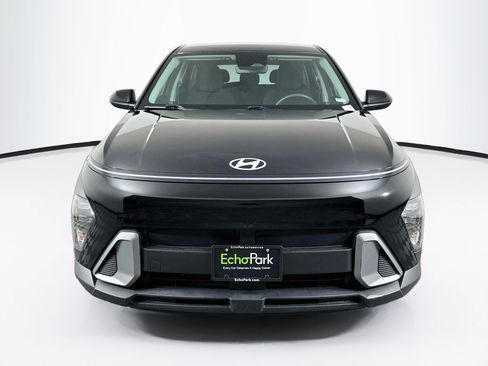 Used 2025 Hyundai Kona SE AWD/4WD image 2