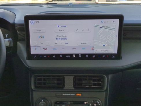 Used 2025 Ford Maverick Lariat w/ Black Appearance Package image 17