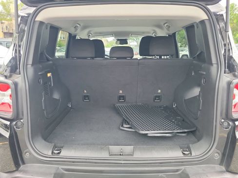 Certified 2023 Jeep Renegade Trailhawk AWD/4WD image 10