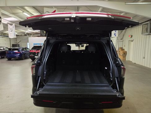 Used 2025 Lincoln Navigator L Reserve w/ Jet Appearance Package AWD/4WD image 39