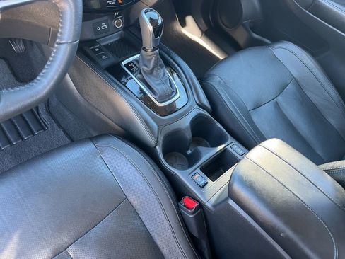 Used 2019 Nissan Rogue SL w/ Premium Package image 21