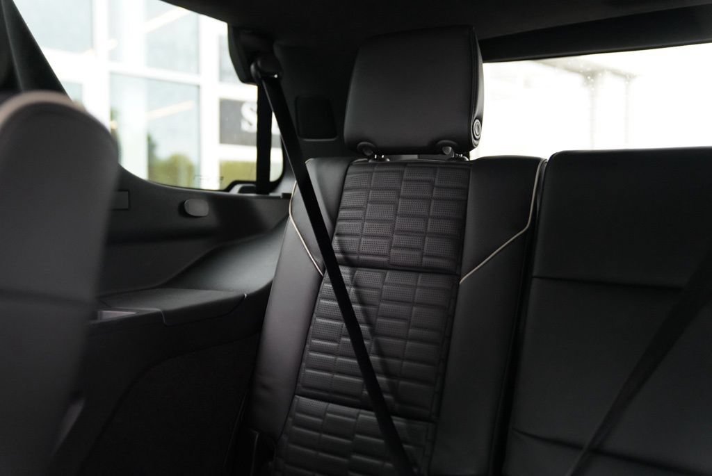 Used 2023 Cadillac Escalade V w/ LPO, ONYX Package AWD/4WD image 38