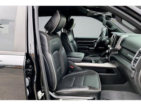 Used 2023 RAM 1500 Laramie AWD/4WD image 10