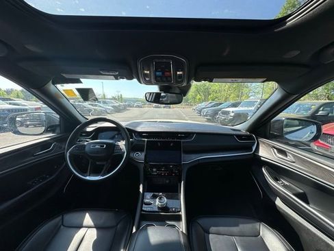 Used 2024 Jeep Grand Cherokee Limited 4xe image 2