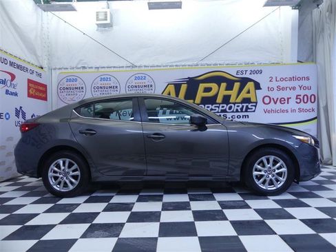 Used 2017 MAZDA MAZDA3 Sport w/ Preferred Equipment Package image 28