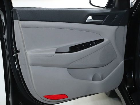 Used 2020 Hyundai Tucson SE image 15