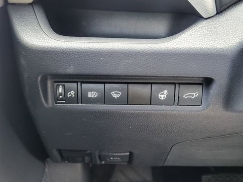 Used 2020 Toyota RAV4 XLE Premium AWD/4WD image 21