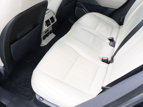 Used 2018 Land Rover Range Rover Velar S AWD/4WD image 34