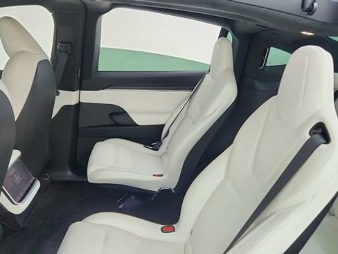 Used 2024 Tesla Model X Plaid image 33
