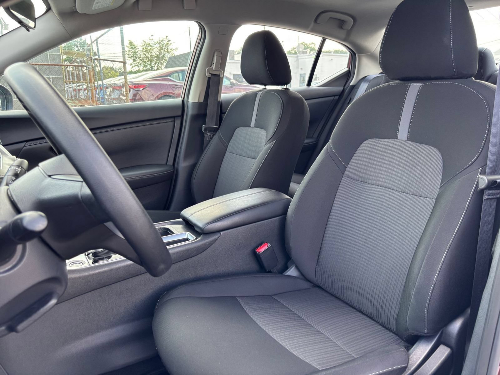 Used 2025 Nissan Sentra SV FWD image 33