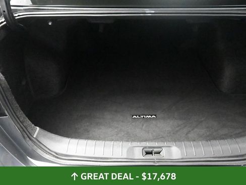 Used 2024 Nissan Altima 2.5 SV image 19