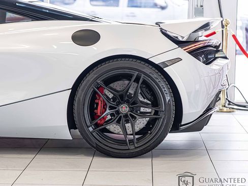 Used 2018 McLaren 720S Luxury image 11
