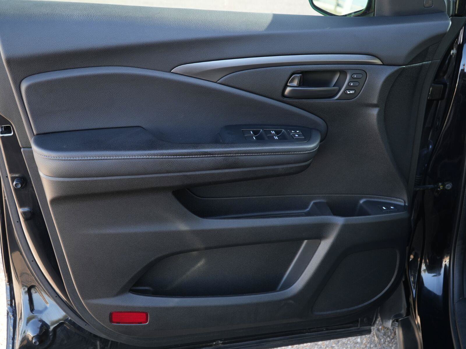 Used 2022 Honda Passport EX-L image 5