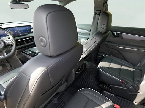 New 2025 Buick Enclave Sport Touring w/ Super Cruise Package image 22