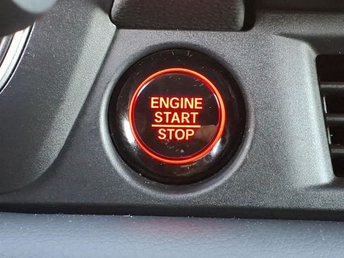 Used 2025 Honda Pilot Sport image 24