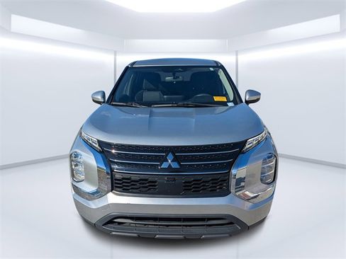 Used 2022 Mitsubishi Outlander ES image 8