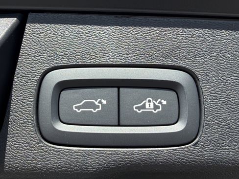 New 2026 Volvo XC60 T8 Ultra w/ Protection Package Premier image 10