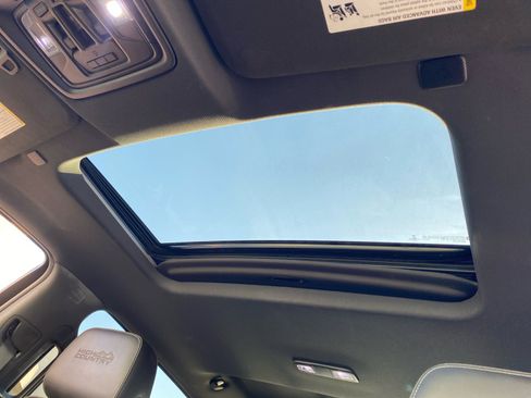 Used 2019 Chevrolet Silverado 1500 High Country w/ Technology Package image 31